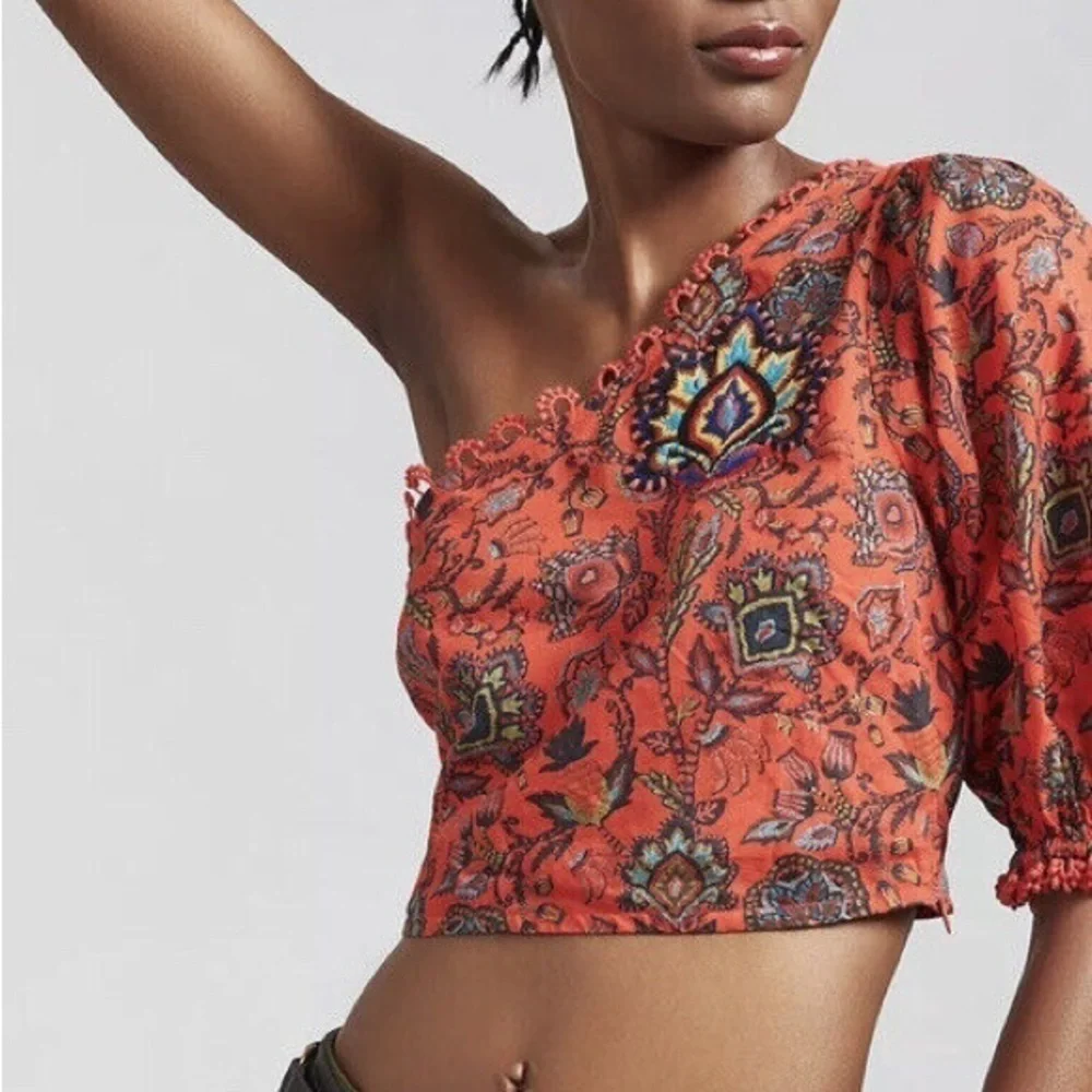 EUC - Anthro X FARM Rio One-Shoulder Boho peasant Crop Top Multicolor Red Size M